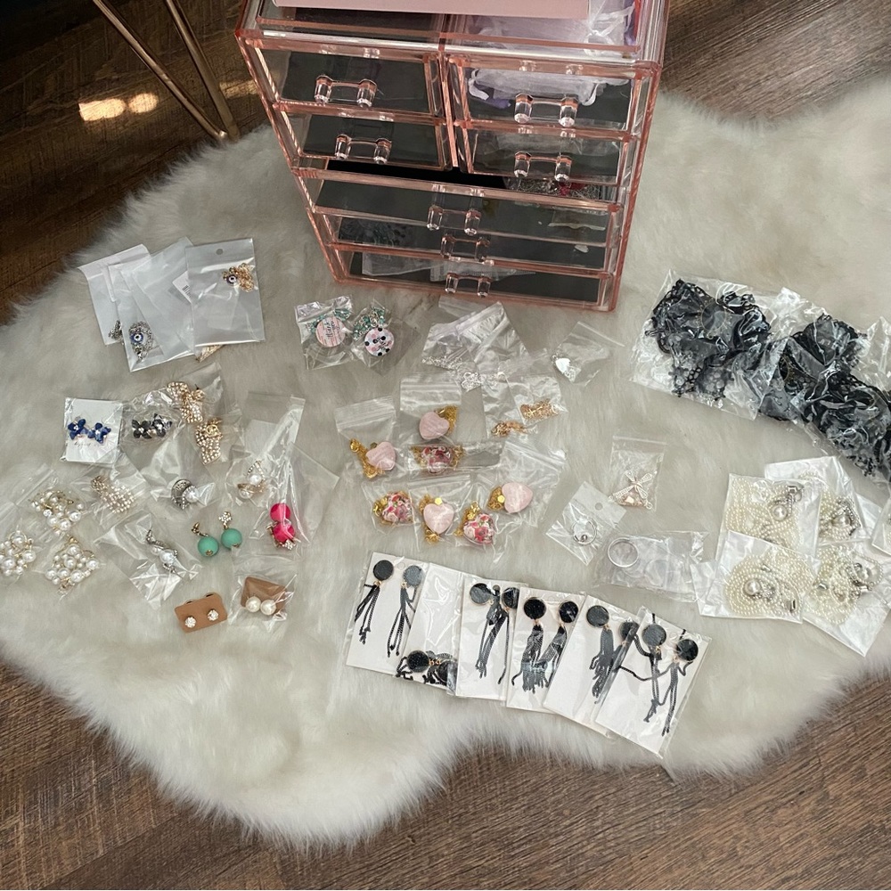 25 x NEW Jewelry Bundle of Bracelets Anklets Earrings Rings Necklaces